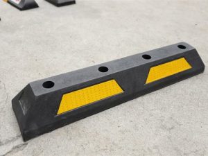 Gờ giảm tốc, chặn lùi cao su