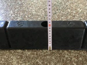 Chặn lùi xe ô tô bằng cao su