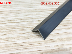 Nẹp inox chữ V10 màu đen bóng