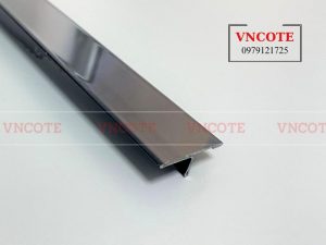 nep-inox-chu-T-mau-den-mo