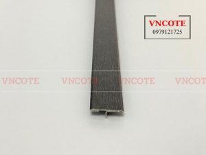 nep-inox-chu-T-mau-den-mo