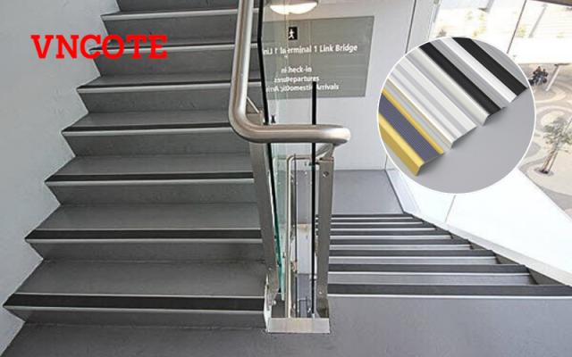 nep-nhom-chong-truot-cau-thang