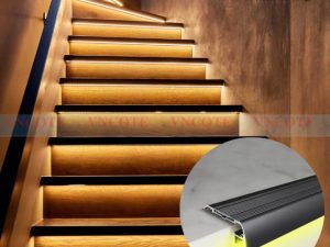 Thi công thực tế nẹp LED cầu thang NPL-LED-B-3.0 VNCOTE tạo hiệu ứng ánh sáng sang trọng.